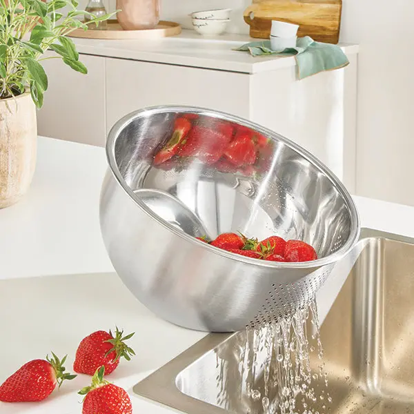 24 Cm Stainless Steel 2-In-1 Mixing Bowl And Colander By Mathon 1