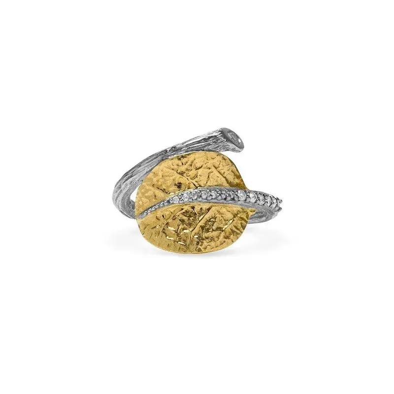Botanical Leaf Ring Featuring Pavé Diamond Details 1