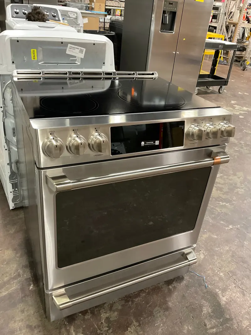 Café™ 30-Inch Slide-In Induction Range – Smart Front-Control With Warming Drawer 4