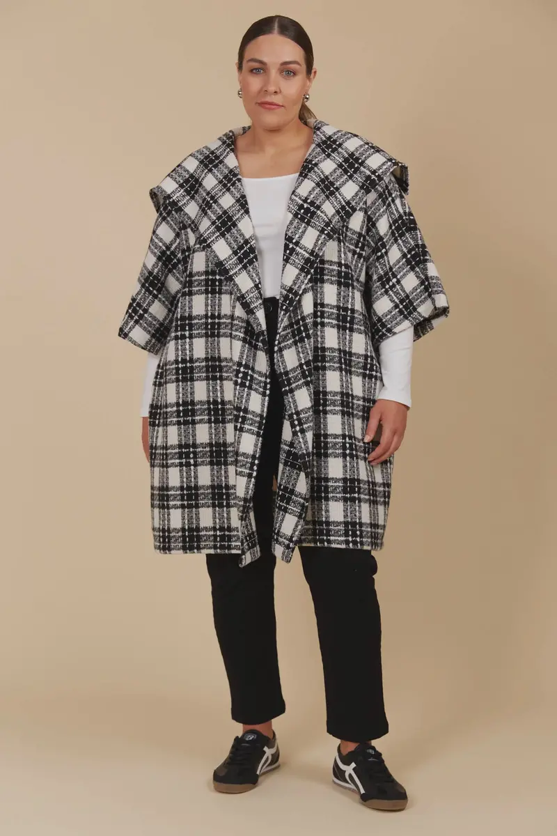 Ceto Minimalist Quilted Jacket – Onyx Black, One-Size Fit 1