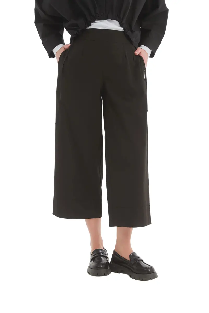 Classic Slim-Fit Trouser In Jet Black 1