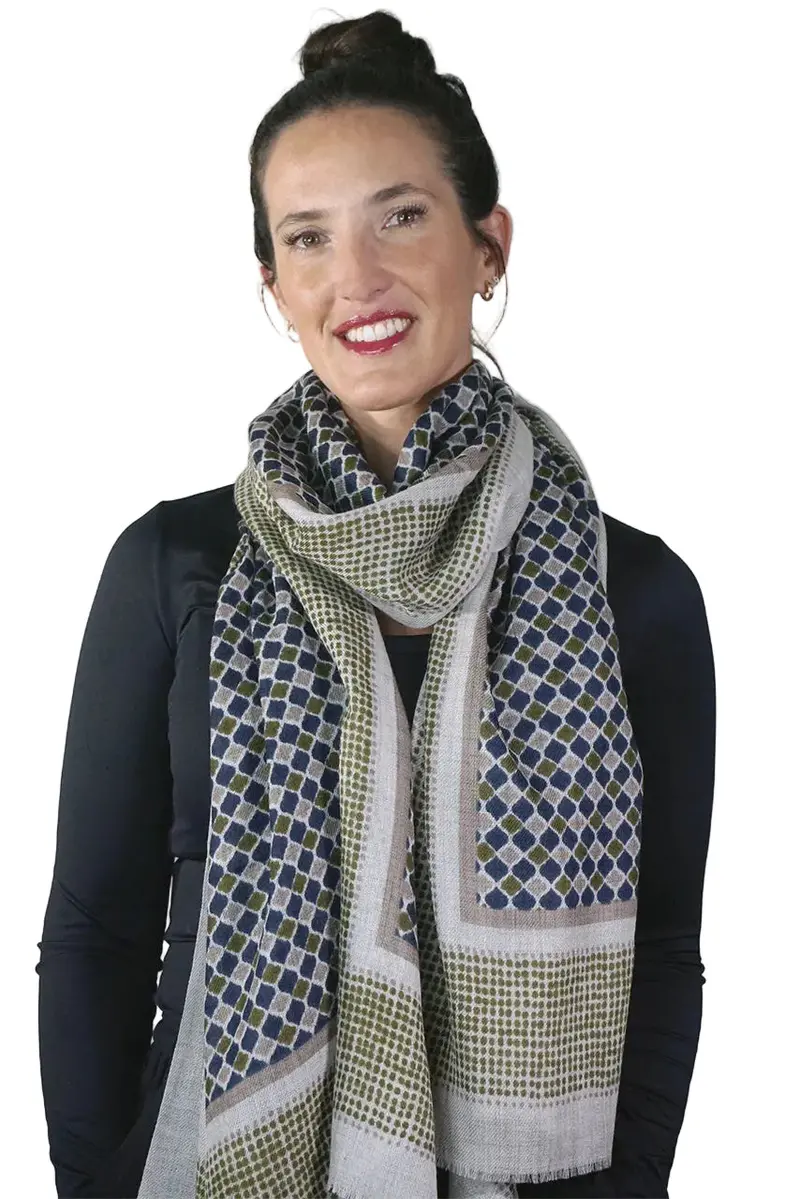 Diamond Dot Wool Scarf – Geometric Minimalist Pattern 1