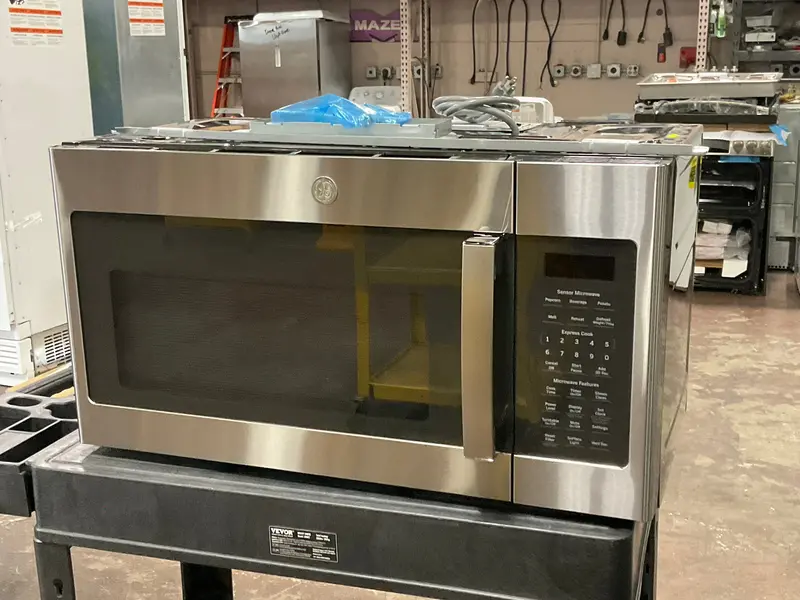 Ge® 1.9 Cu. Ft. Over-The-Range Sensor Microwave With Space-Saving Design 4