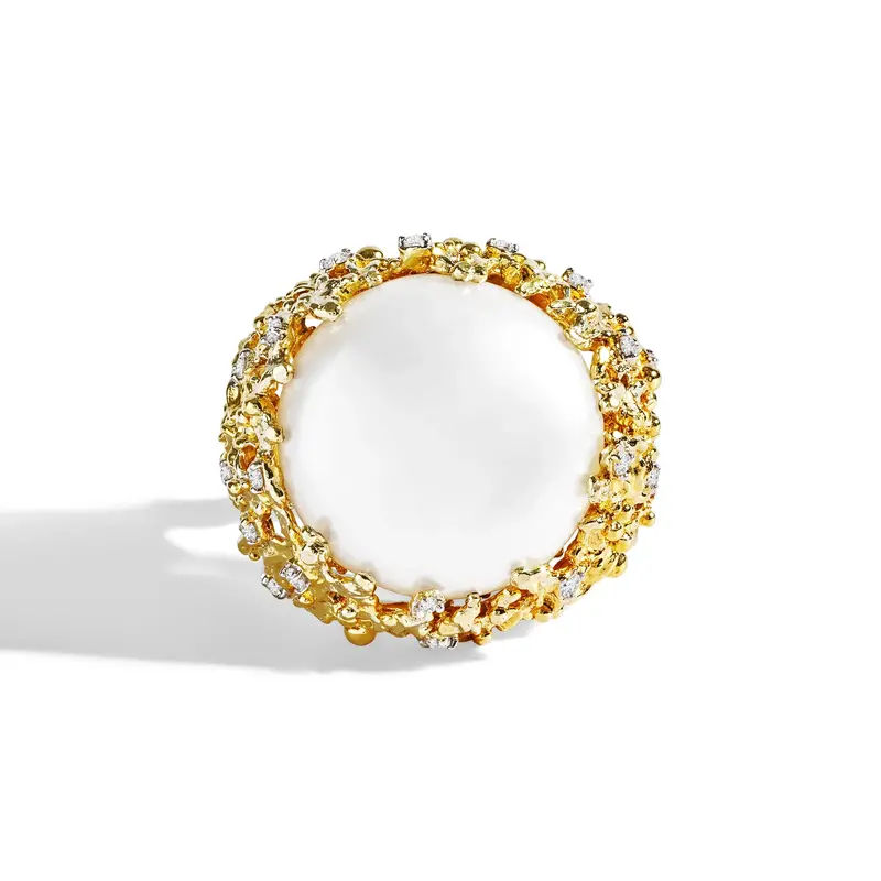 Ocean-Inspired Ring With Cultured Pearl And Diamonds — 18K Gold 1