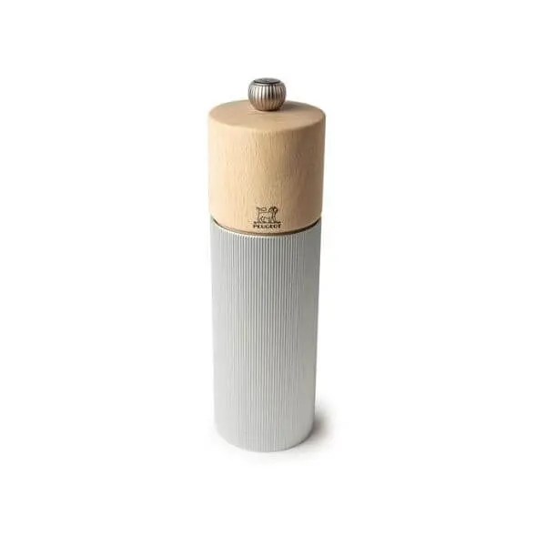 Peugeot 18Cm Natural Wood Line Pepper Mill 1